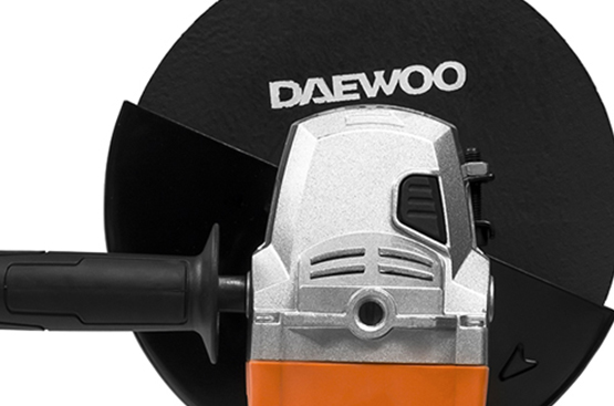 Кнопка фиксации шпинделя